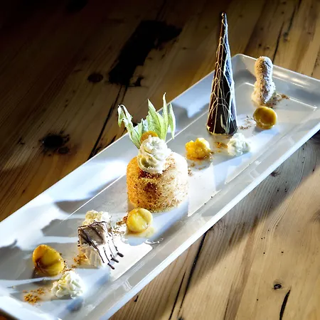 Superior Tirolerhof - Zell Am 4* 젤암제