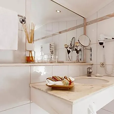 Superior Tirolerhof - Zell Am 4* ツェル アム ゼー
